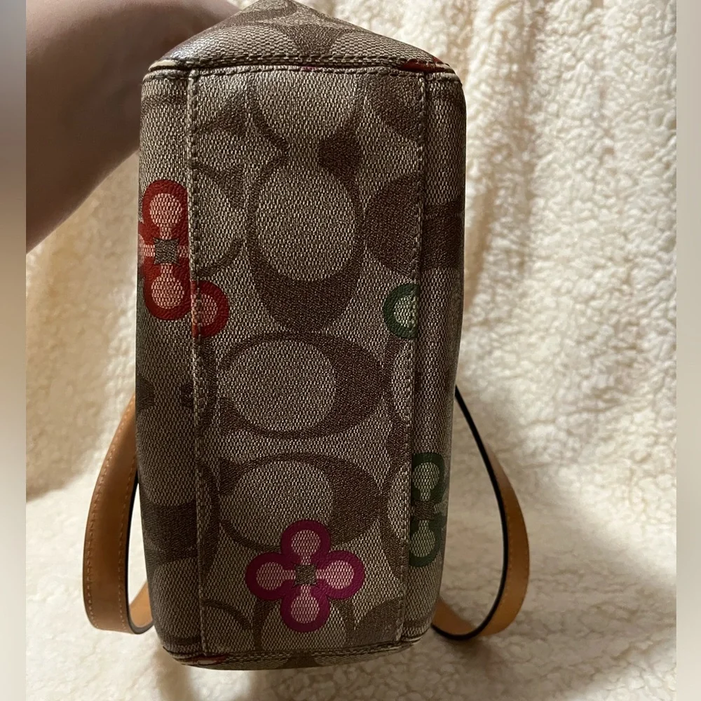 Coach Peyton Clover Bag - Picture 9 of 11